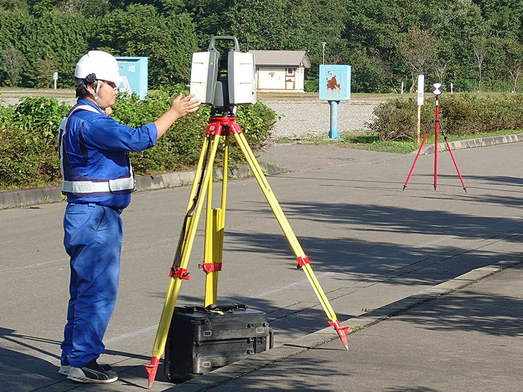 レーザースキャナーの中でも最も高精度な地上設置型